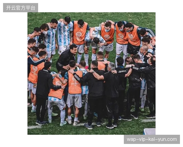 斯卡洛尼着眼小组赛对手阿尔及利亚，阿根廷或针对性演练高位压迫战术